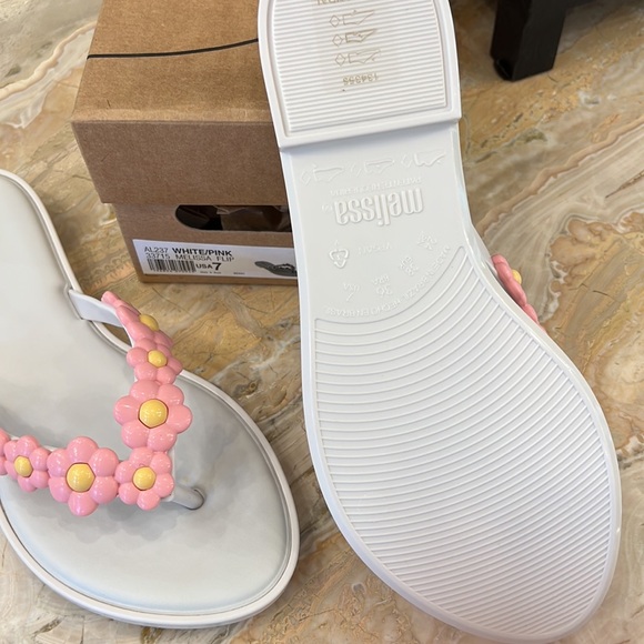 NWB Melissa Shoes Flip Flops Never Worn Size 7 - Picture 2 of 2